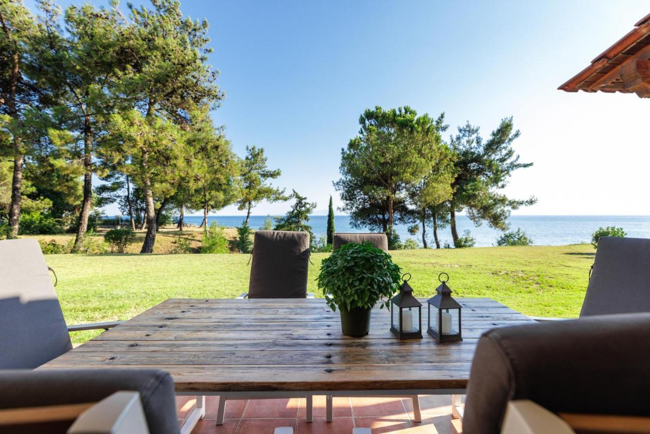 Luna Villa Private Beach Nea Irakleia Exteriör bild