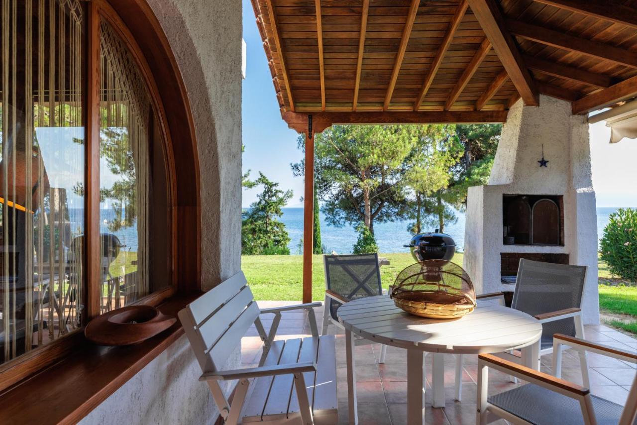 Luna Villa Private Beach Nea Irakleia Exteriör bild