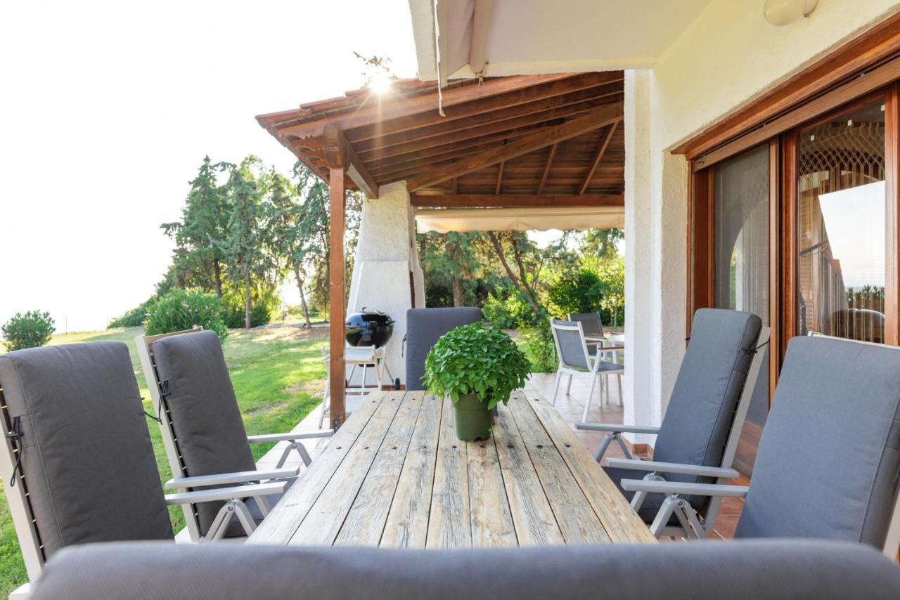 Luna Villa Private Beach Nea Irakleia Exteriör bild